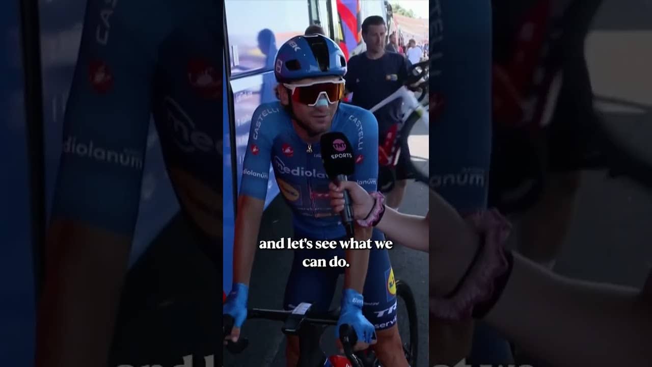 Giulio Ciccone is decked out in blue 💙🔵🚙🥏 The Italian at the top of the KOM standings at the Giro 🫡