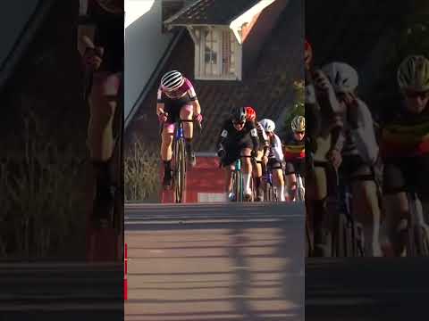 Inge van der Heijden is off to a flyer! 🚀 The European champion leads out front in Kortrijk.