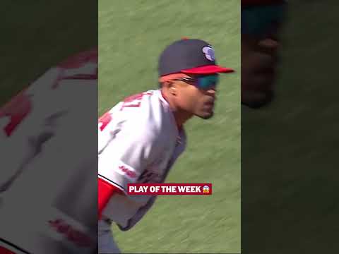 The dive, the barrel roll and the throw 😮‍💨 Nasim Nuñez earns the first Play of the Week in 2026!