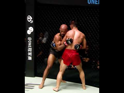 From the Archives 🎞️ When Demetrious Johnson made a statement against Danny Kingad in 2019! 🏆