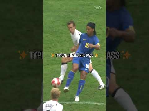 Ronaldinho. Creating magic. ✨⚽