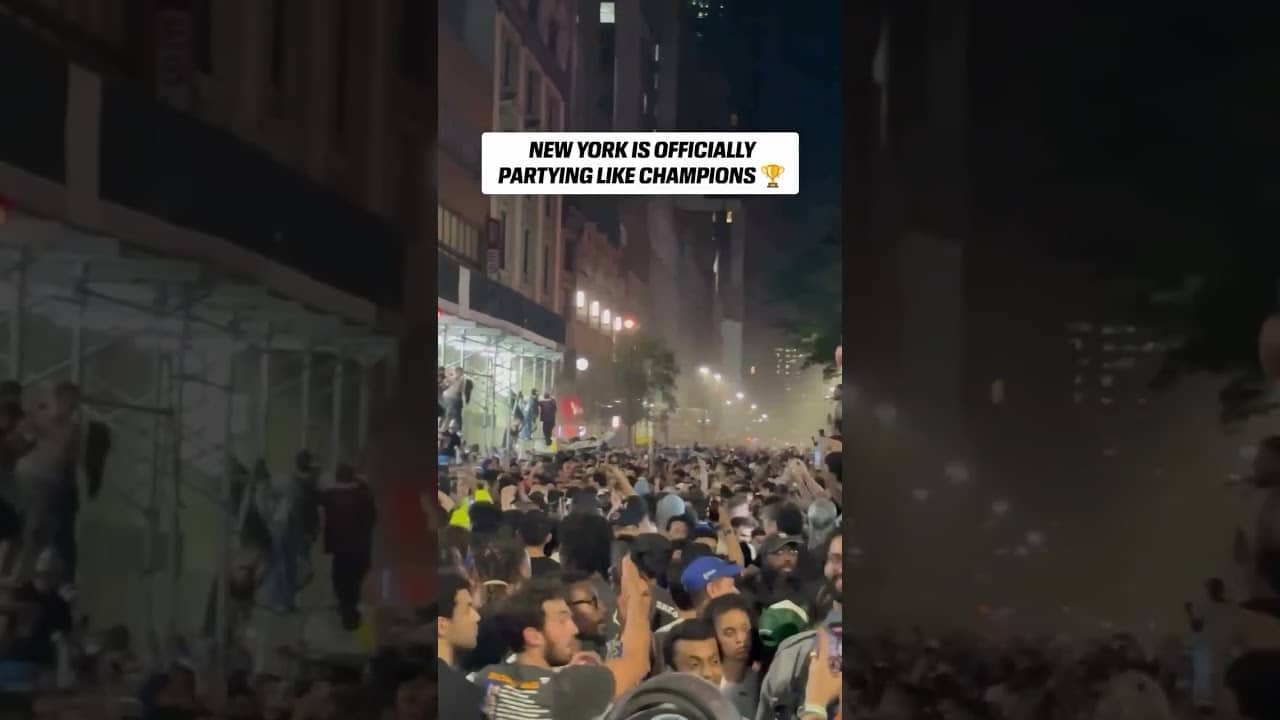 Outside of MSG is PACKED 🔥