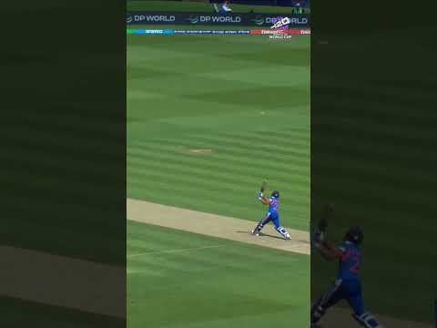 Skipper Harmanpreet Kaur revving it up for India in the death overs 💥 #T20WorldCup