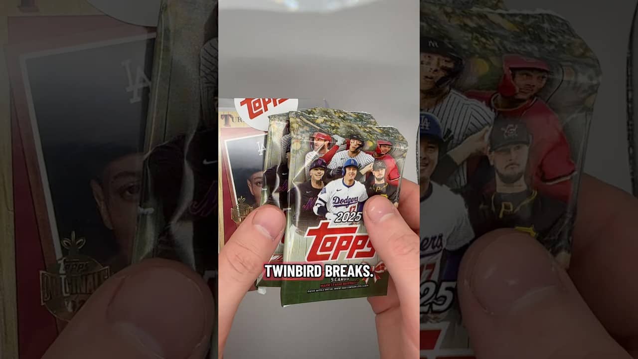 Topps sent a few packs our way for the missing/damaged Advent Calendar cards #twinbirdbreaks #topps