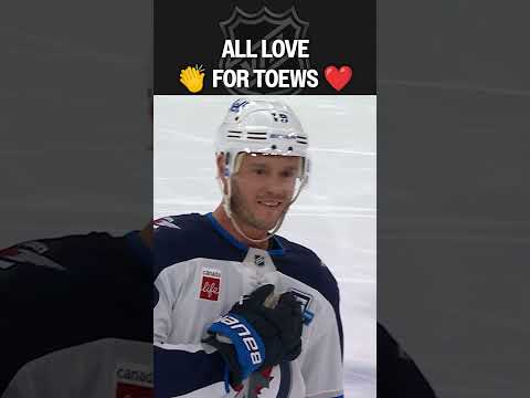 United Center Erupts for Jonathan Toews 🖤❤️