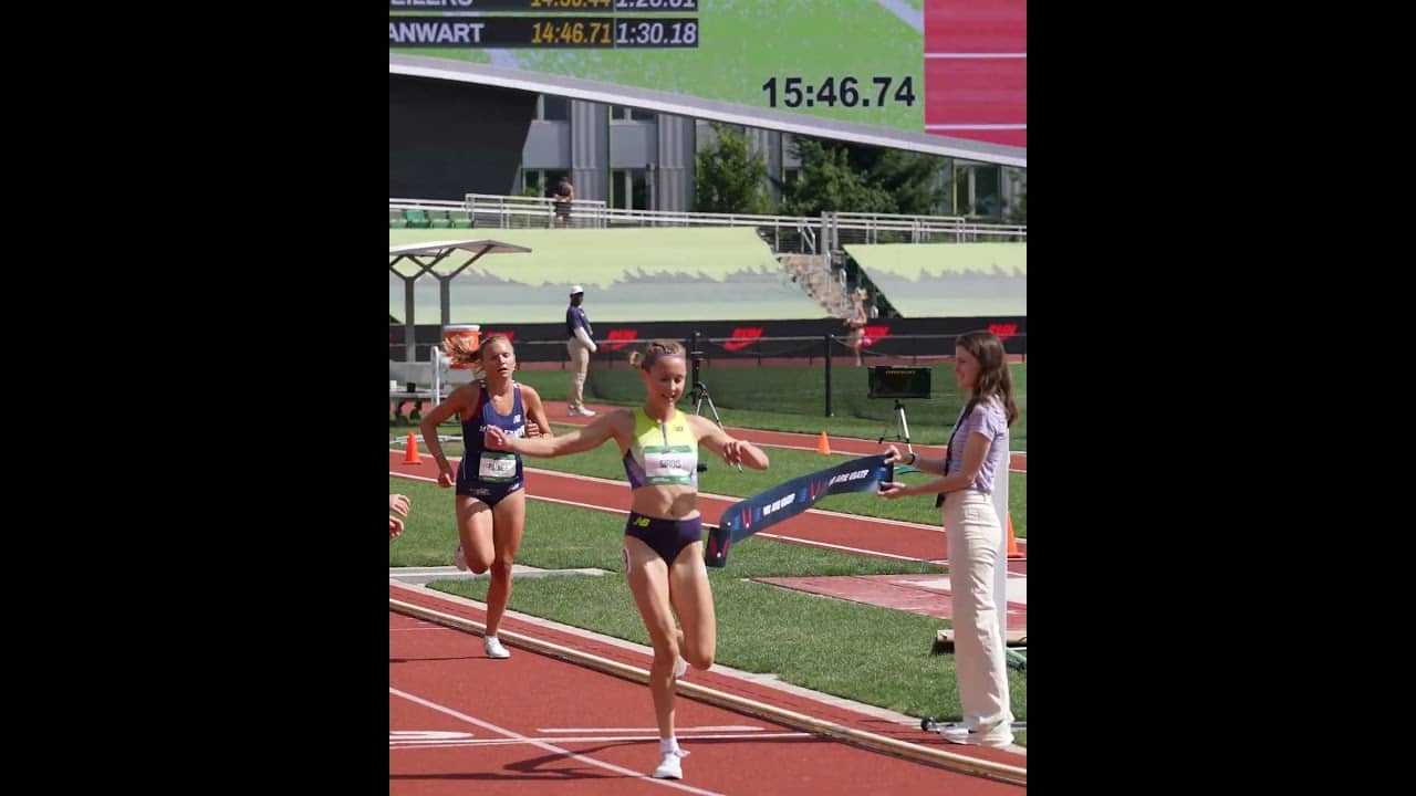 Mia Sirois closed hard to claim the U20 women’s 5,000m title 🇺🇲 #usatf #trackandfield #race