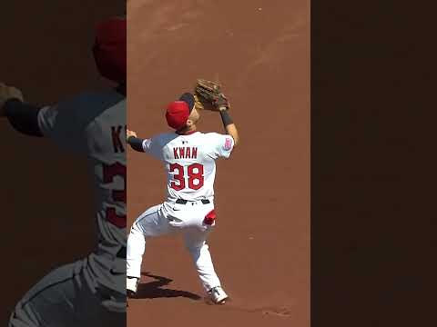 Steven Kwan gets UP! ⬆️