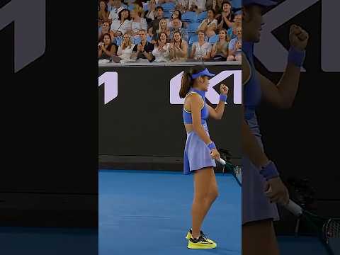 Raducanu hits AMAZING passing shot! 💪