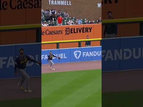About as casual of a home run robbery you'll ever see