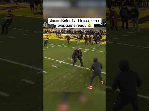'Come on, I got a game man' - Kenneth Gainwell to Jason Kelce 😭