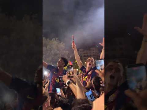 Balde & Casadó take over the streets of Barcelona ❤️‍🔥 #shorts #fcbarcelona