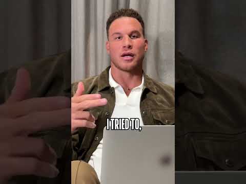 Blake Griffin reacts to a funny interview he did with Steph Curry back in 2009 as a rookie 📸