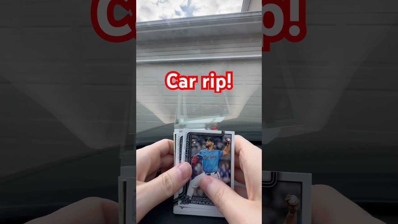It’s a Monday Friday car rip #topps #twinbirdbreaks #baseballcards
