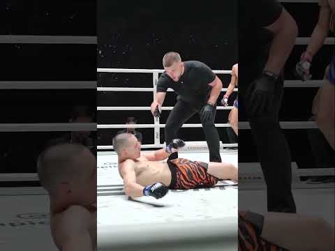 KNOCKOUT Elbow 💪 Can Nakrob finish Jacob Smith at ONE Fight Night 44?