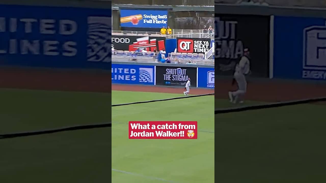 Jordan Walker goes up to take a homer away from Salvador Perez 😮