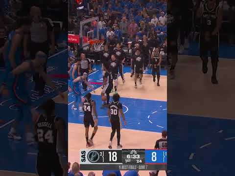 STEPH PUTBACK OMG 😱 #spurs #nba #playoffs #stephoncastle