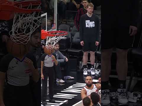 Royce is currently 32-of-60 on threes in the fourth quarter, shooting 53.3% 🔥#shorts