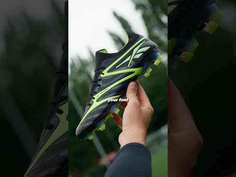 The BEST Predator and Phantom alternative? Reebok are BACK 🔥 #footballboots #worldcup #shorts