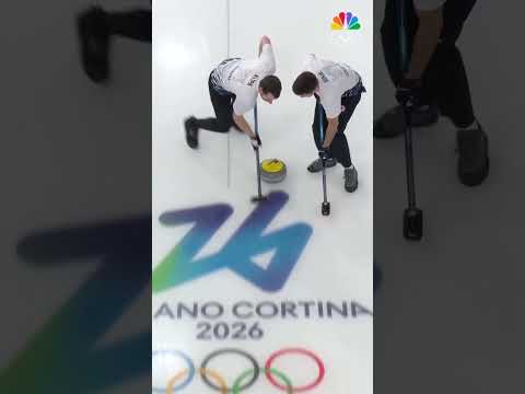 Team Czechia close with a win, they beat Sweden 10-4 in the #Curling men round robin!🥌 #Olympics