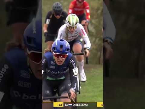 Traffic jam in Niels 🚦 Not a problem for Laurens Sweeck though as he cruises up the wall 😎