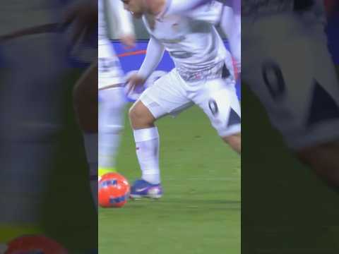 Che giocata di Kiliçsoy 😳👑 #semih #fiorentinacagliari #seriea