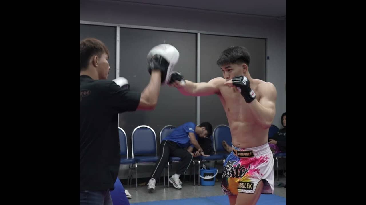 Final preparations 🥊 Nabil Anane vs. Rambolek is here! Who are you rooting for?