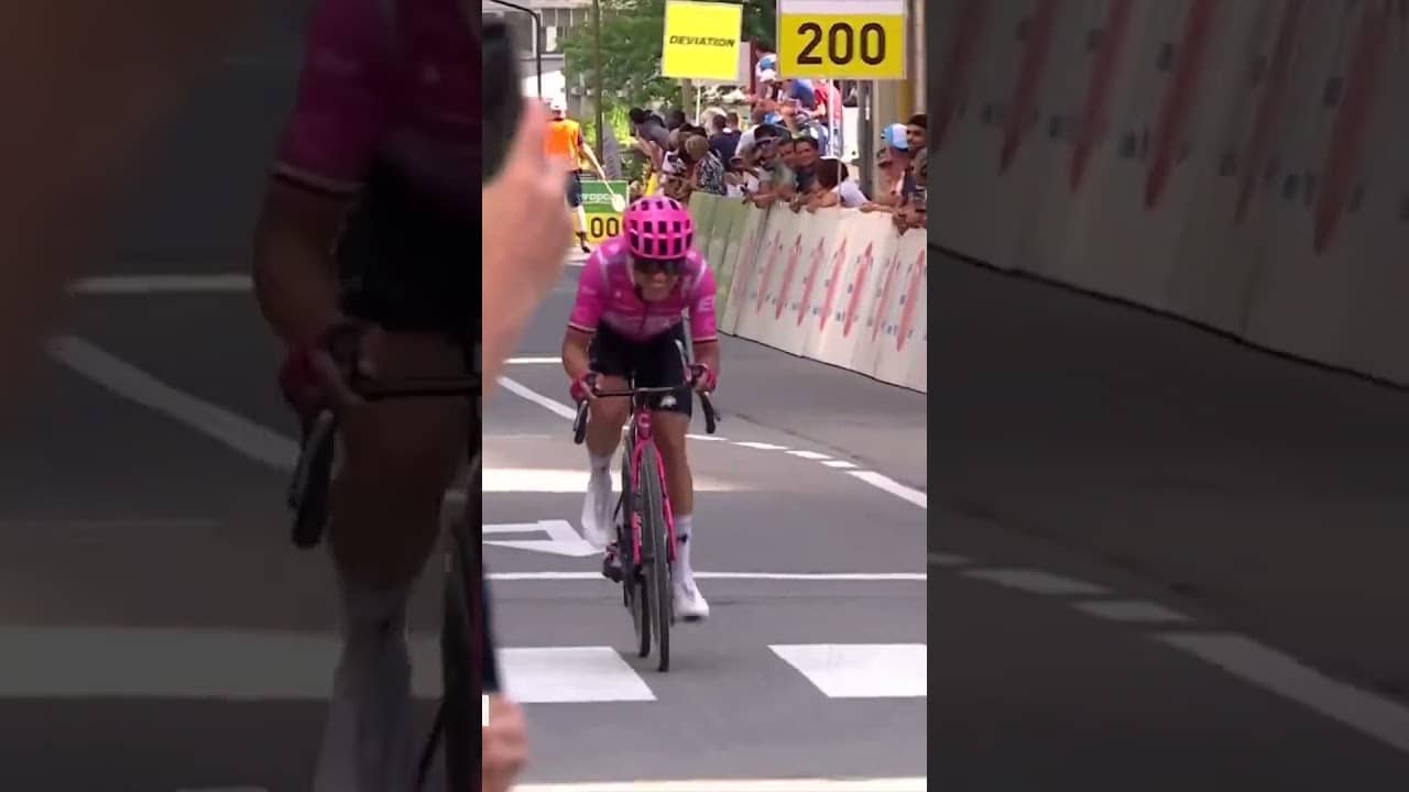 Shoutout to Richard Carapaz for a brave solo ride, showing he is the best of the rest 🩷💪