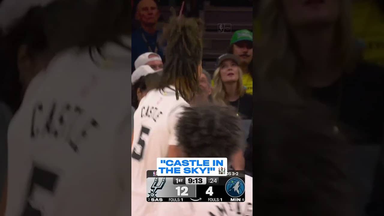 Stephon Castle throws it down! 💪