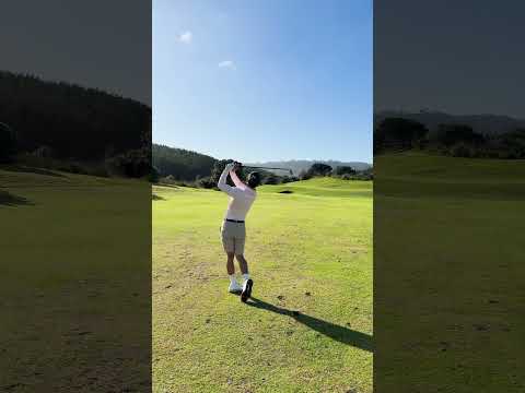 Luke Donald swing impersonation