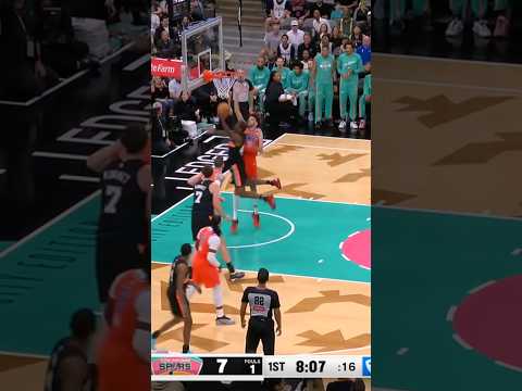 Put ‘em in a spin cycle 🌀 #nba #spurs #harrisonbarnes