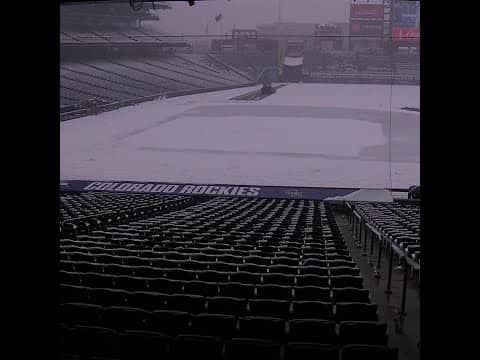 The grounds crew were the MVP for Dodgers-Rockies 🙌❄️