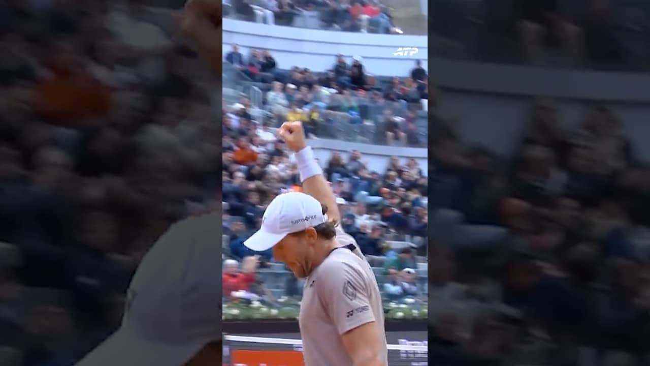Casper Ruud pulls out the TWEENER! 🪄😲
