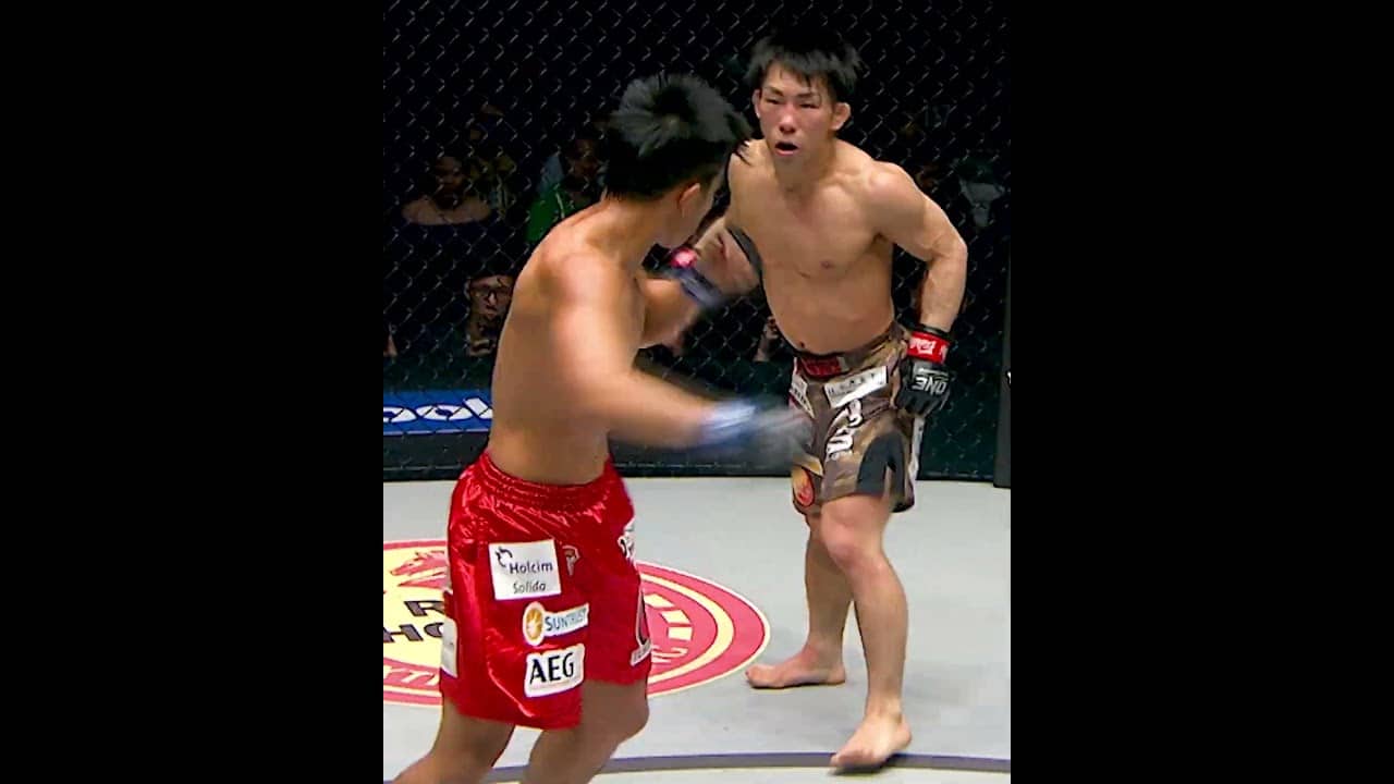 FLATLINED 😱 Check out the EXPLOSIVE conclusion between Joshua Pacio and Yosuke Saruta!