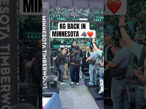 Kevin Garnett getting love in his return back to Minnesota ❤️