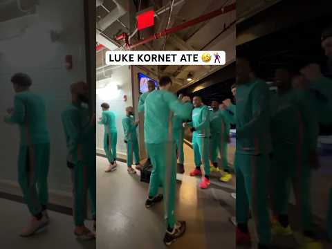 Luke kinda ate in the Spurs dance circle  😂