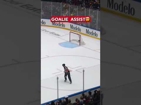 Spencer Knight 🤝 Connor Bedard