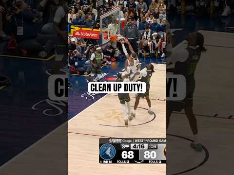 Aaron Gordon with the monster tip slam