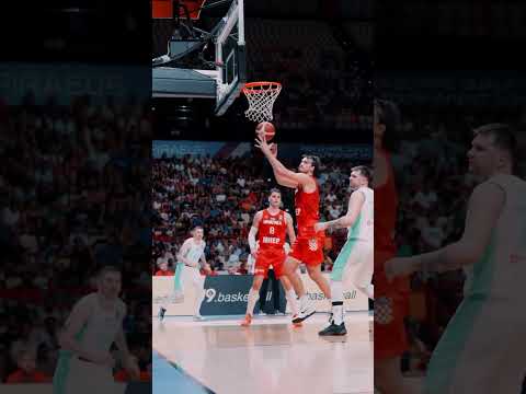 Clean or travel? You decide 👀 #EuroBasket