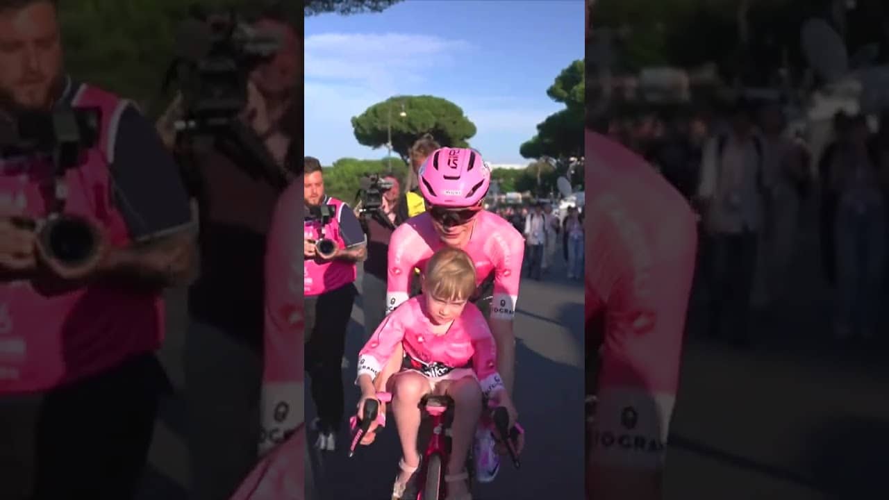 Jonas Vingegaard promised his daughter the Maglia Rosa, and he delivered 🩷🇮🇹