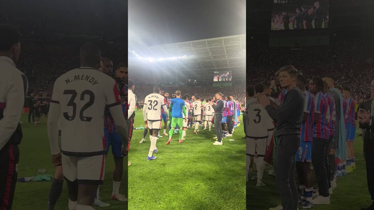 A guard of honour for our opponents 👏 ❤️🤍 #crystalpalace #uefa #champions