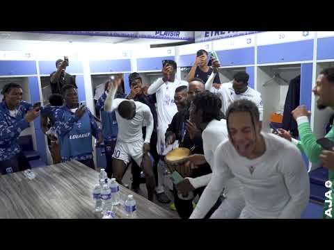 Deuxième salve de célébrations dans le vestiaire après AJA-Metz (3-1)