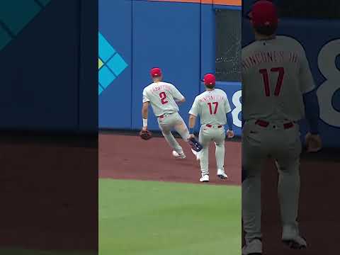Juan Soto is locked in 🔒 A shuffle, then a triple ⚾