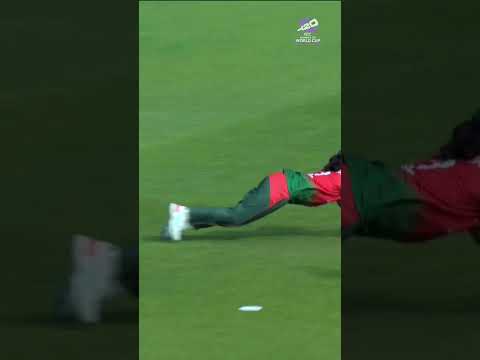 Rabeya Khan times the dive perfectly to leave Pakistan in a spot of bother 👊 #T20WorldCup