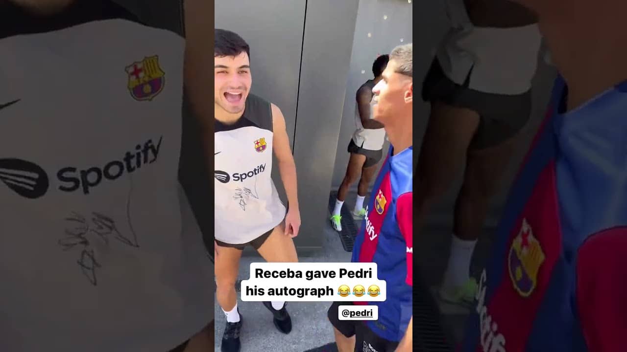 Luva de Pedreiro had Pedri starstruck 🤣 (via @luvadepedreiro/TT)