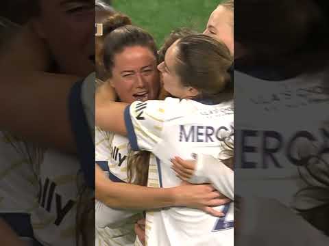 Sofia Huerta scores and immediately celebrates with Lauren Barnes! #football #highlights #soccer