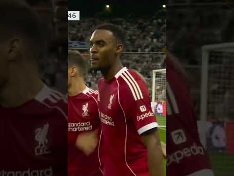 Ryan Gravenberch STUNS Newcastle 🔥