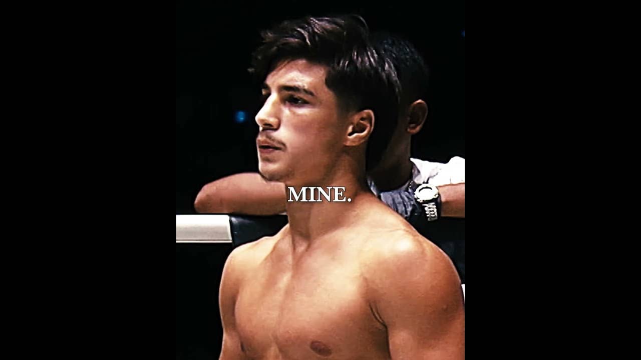 That Look Says It All 👀 Ramadan Ondash squares off with Suriyanlek at The Inner Circle tonight!
