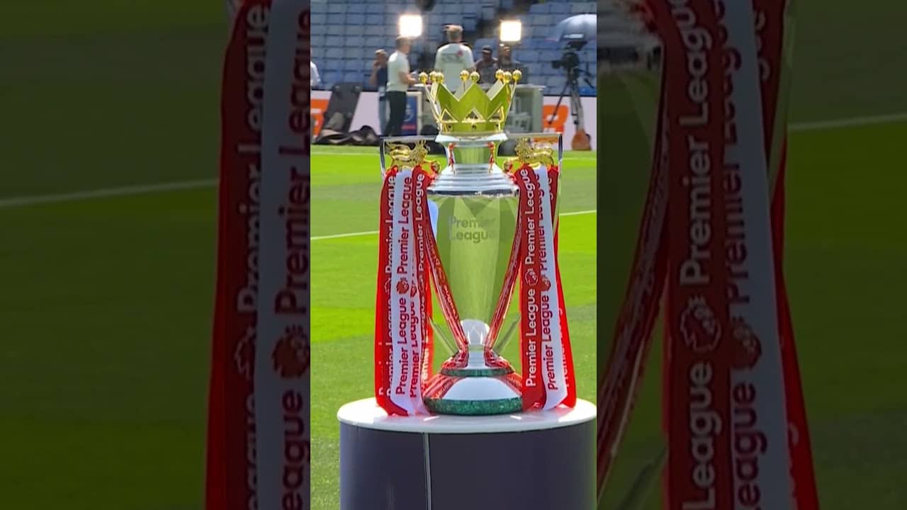 PREMIER LEAGUE TROPHY IN ALL ITS GLORY 😍