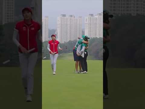 Green seals it on the green ⛳