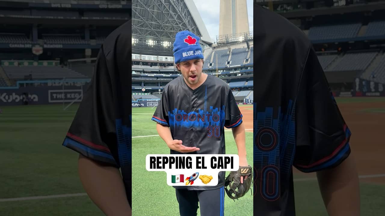 The crew supporting the CAPTAIN, Alejandro Kirk 🚀🤝 #MLB #Toronto #BlueJays